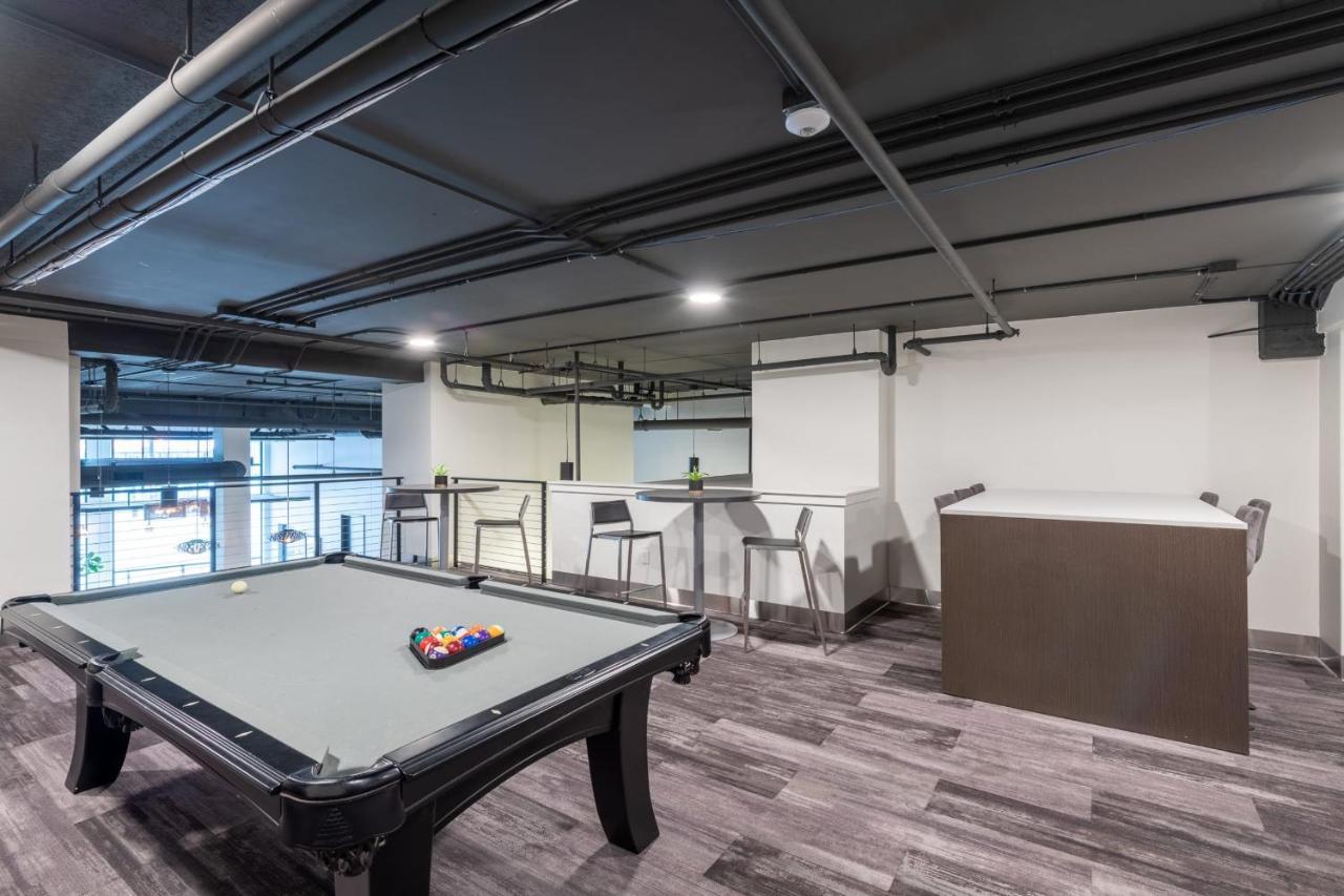 Flexhome Skywalk To Fiserv U4 With Rooftop, Gym, And Parking Milwaukee Ngoại thất bức ảnh