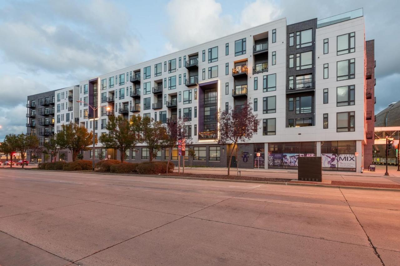 Flexhome Skywalk To Fiserv U4 With Rooftop, Gym, And Parking Milwaukee Ngoại thất bức ảnh