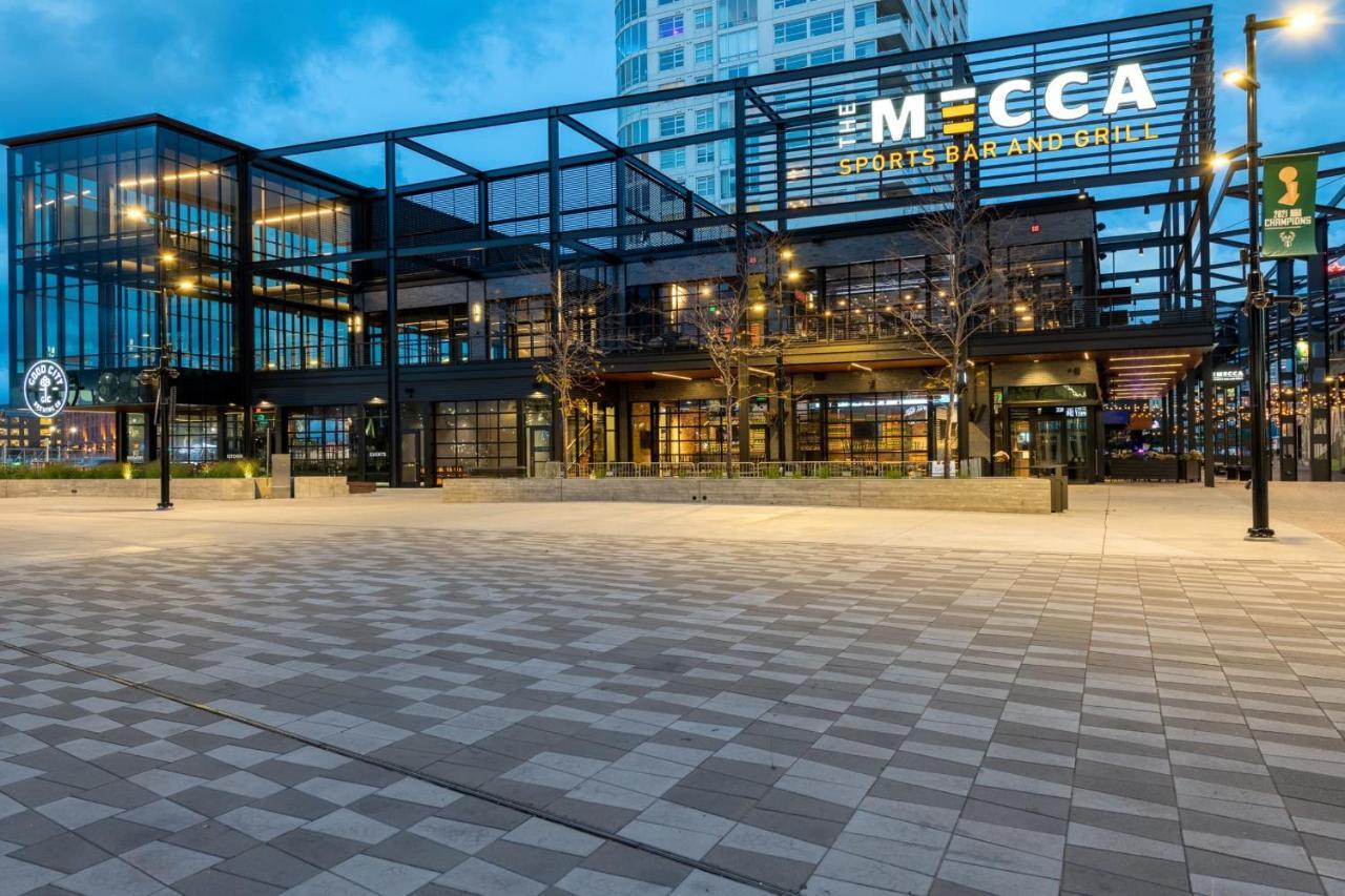 Flexhome Skywalk To Fiserv U4 With Rooftop, Gym, And Parking Milwaukee Ngoại thất bức ảnh