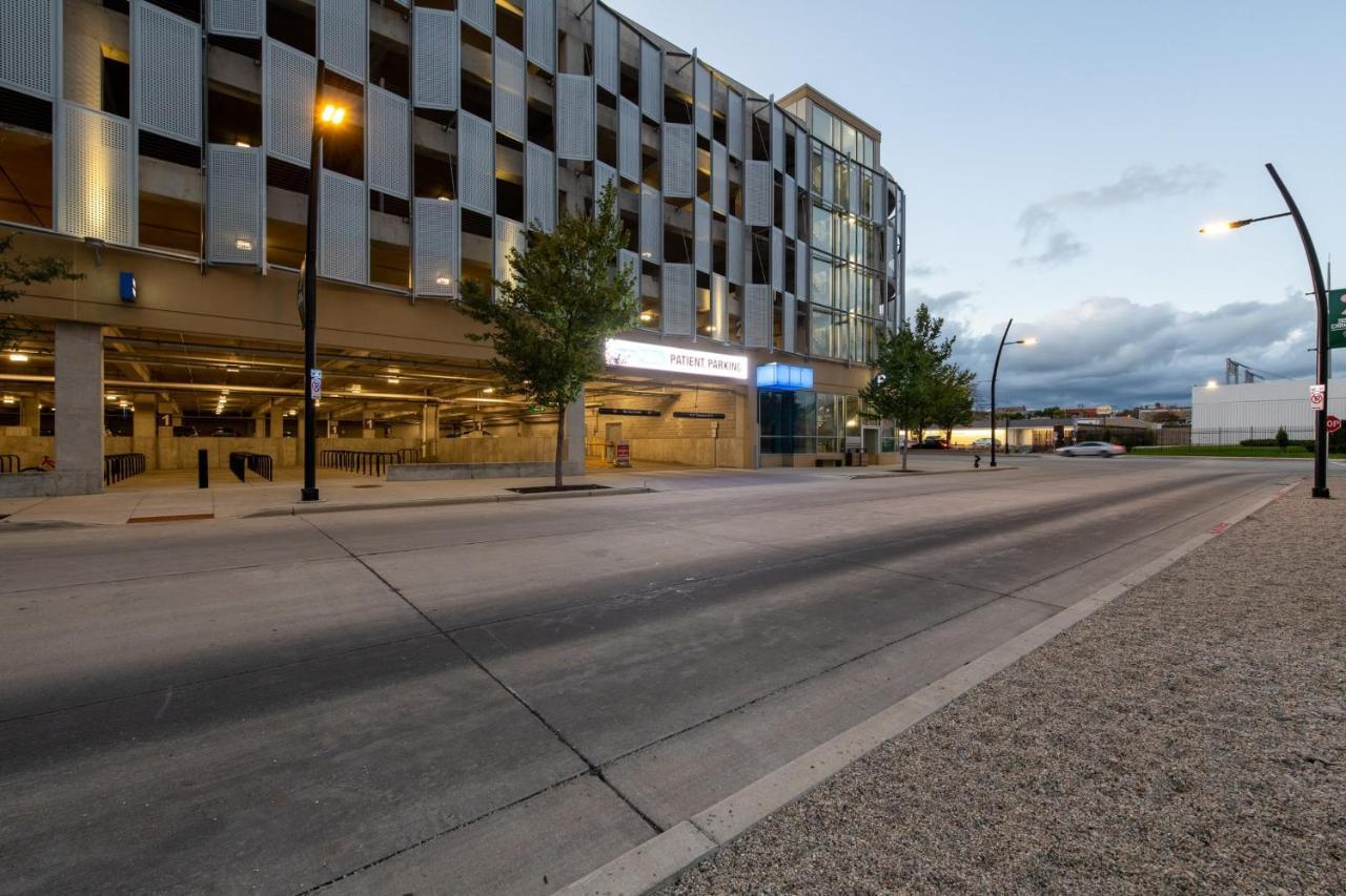 Flexhome Skywalk To Fiserv U4 With Rooftop, Gym, And Parking Milwaukee Ngoại thất bức ảnh